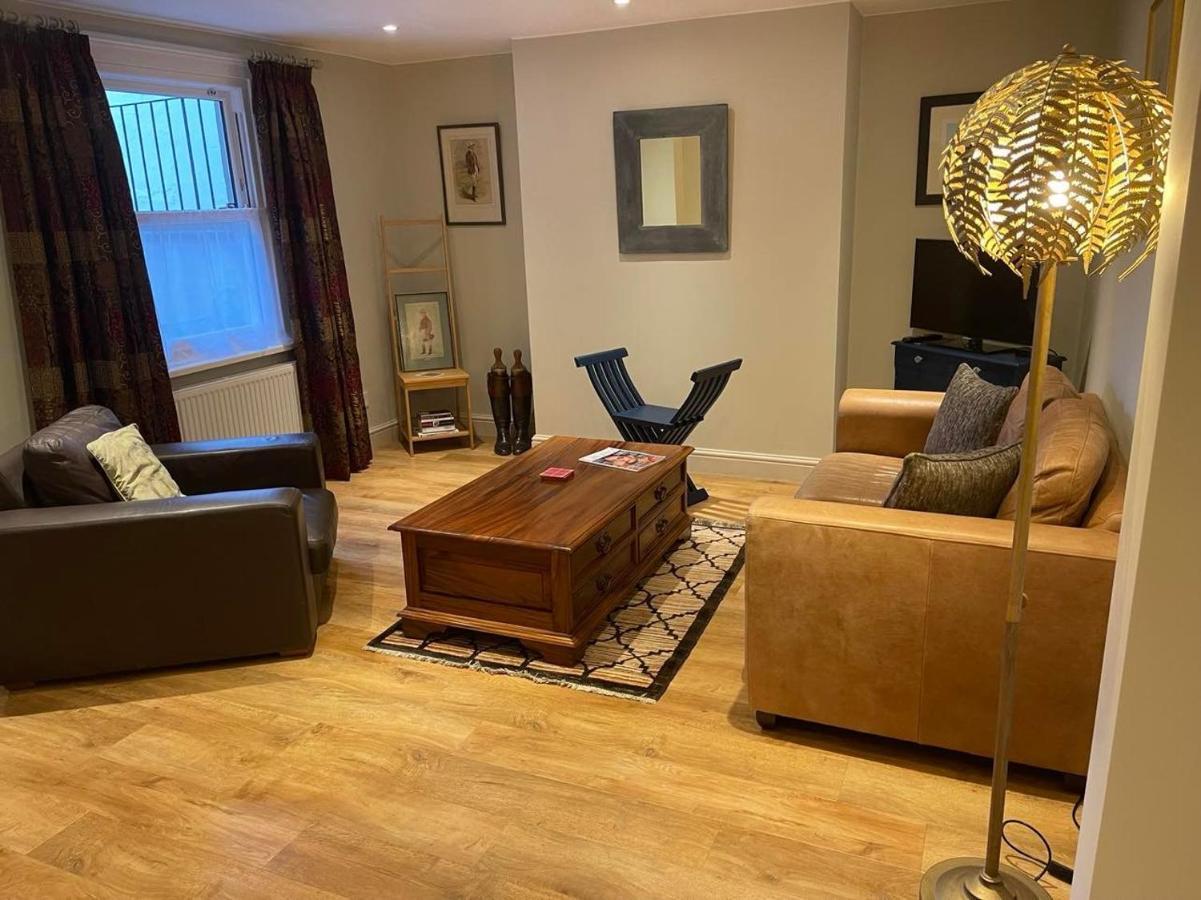 Cheltenham Central Apartment, Parking, Close Bars & Restaurants チェルトナム エクステリア 写真